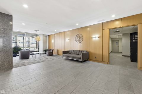 Tiny photo for 2930 N SHERIDAN Road #302, Chicago, IL 60657 (MLS # 12516815)