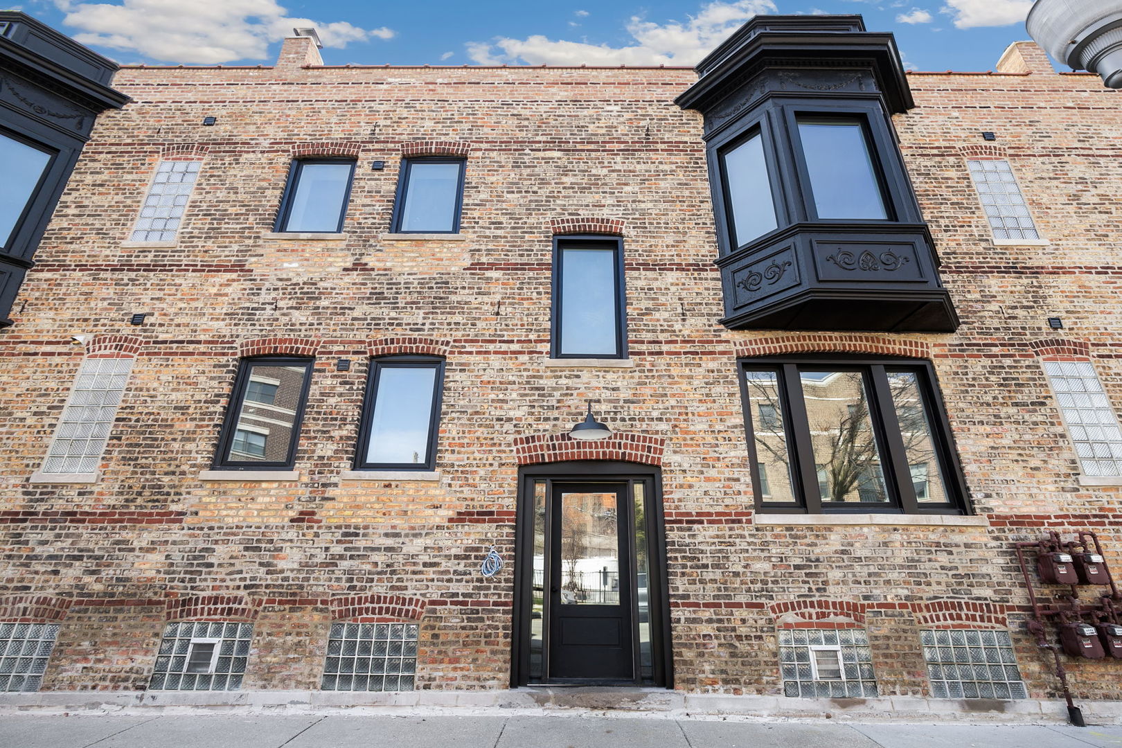 3354 N Whipple Street 2R