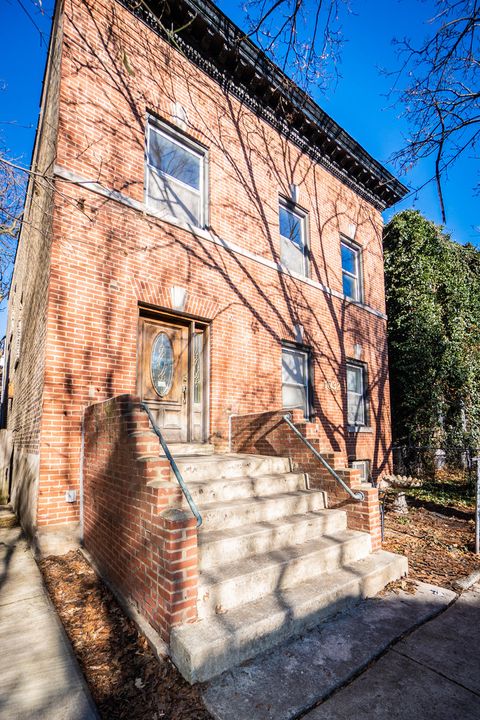 1032 W Dakin Street 2A Chicago IL 60613