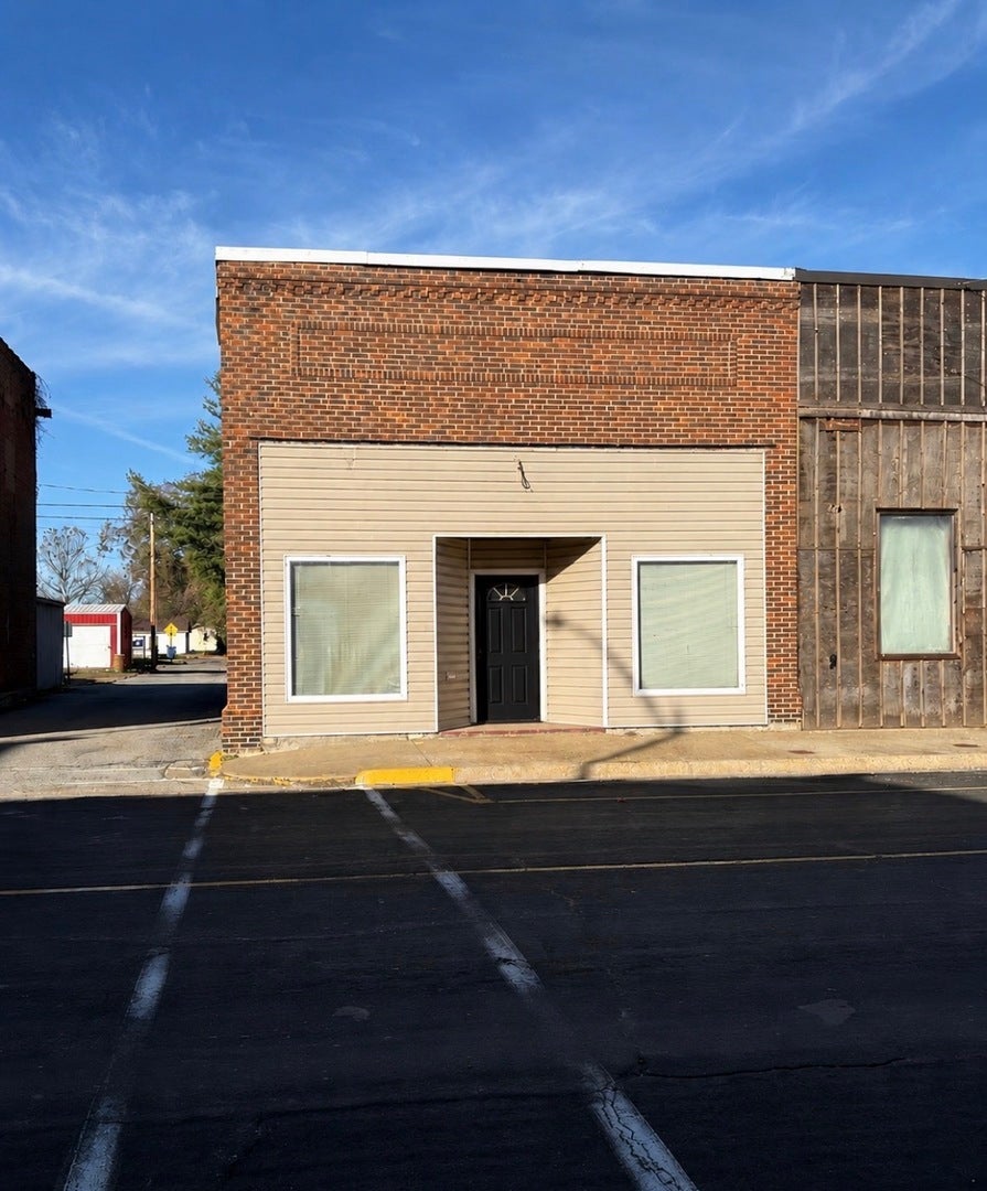 110 W Market Street