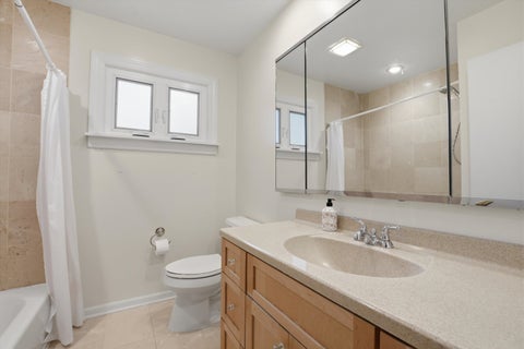 Tiny photo for 1155 Peterson Avenue #B, Park Ridge, IL 60068 (MLS # 12667747)