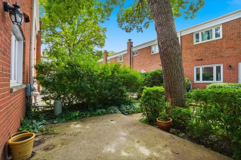 Tiny photo for 1155 Peterson Avenue #B, Park Ridge, IL 60068 (MLS # 12667747)