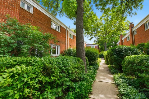 Tiny photo for 1155 Peterson Avenue #B, Park Ridge, IL 60068 (MLS # 12667747)
