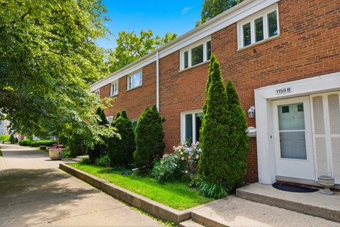 Tiny photo for 1155 Peterson Avenue #B, Park Ridge, IL 60068 (MLS # 12667747)