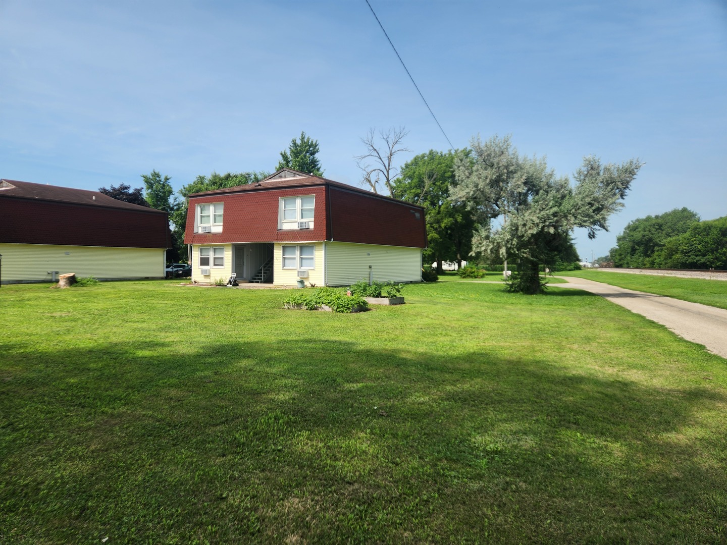 201-203 S Maple Street