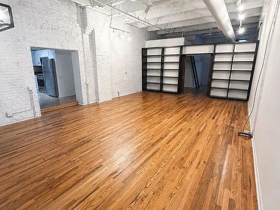312 N May Street 4H
