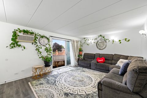 Tiny photo for Worth, IL 60482 (MLS # 12460375)