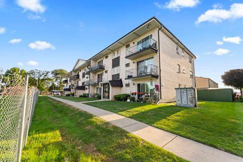 Tiny photo for Worth, IL 60482 (MLS # 12460375)