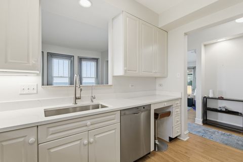 Tiny photo for 7649 N Eastlake Terrace #2F, Chicago, IL 60626 (MLS # 12538129)