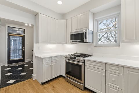 Tiny photo for 7649 N Eastlake Terrace #2F, Chicago, IL 60626 (MLS # 12538129)