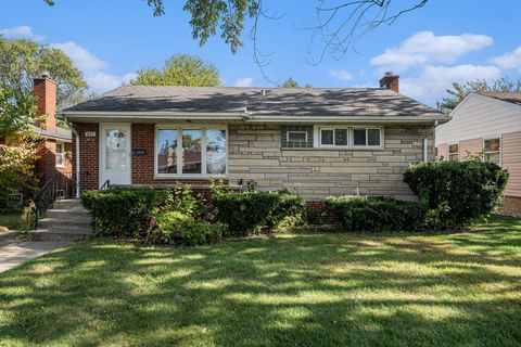 Photo of 405 Clyde Avenue, Calumet City, IL 60409 (MLS # 12546322)