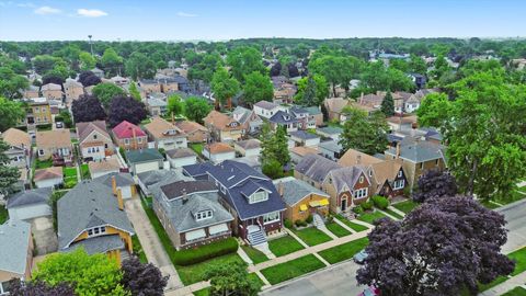 Tiny photo for 3715 Euclid Avenue, Berwyn, IL 60402 (MLS # 12564770)