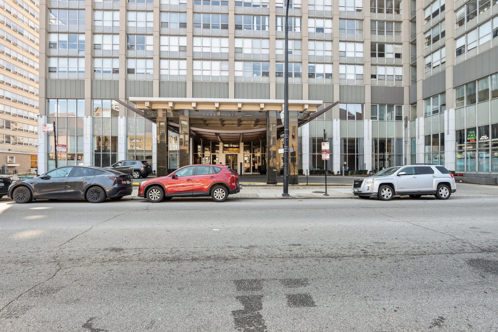 655 W Irving Park Road 2805