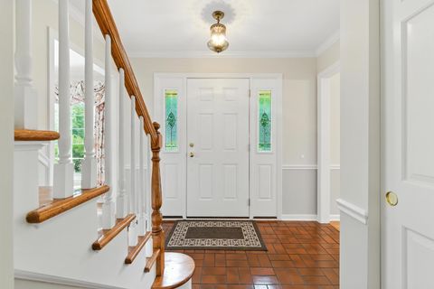 Tiny photo for 8 Royal Court, Lincolnshire, IL 60069 (MLS # 12422544)