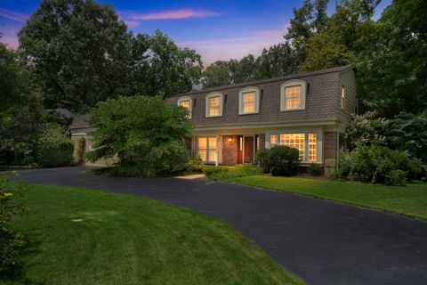 Tiny photo for 8 Royal Court, Lincolnshire, IL 60069 (MLS # 12422544)