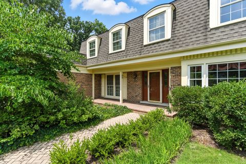 Tiny photo for 8 Royal Court, Lincolnshire, IL 60069 (MLS # 12422544)