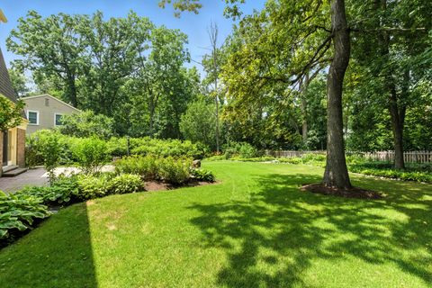 Tiny photo for 8 Royal Court, Lincolnshire, IL 60069 (MLS # 12422544)