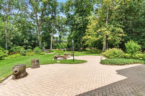 Tiny photo for 8 Royal Court, Lincolnshire, IL 60069 (MLS # 12422544)