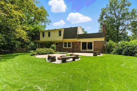Tiny photo for 8 Royal Court, Lincolnshire, IL 60069 (MLS # 12422544)