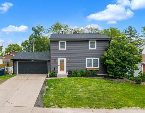 Photo of 4571 Sheridan Street, Davenport, IA 52806 (MLS # 12639401)