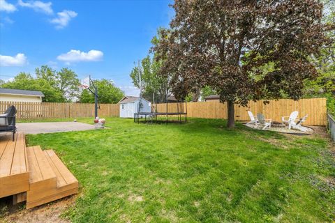 Tiny photo for 4571 Sheridan Street, Davenport, IA 52806 (MLS # 12639401)