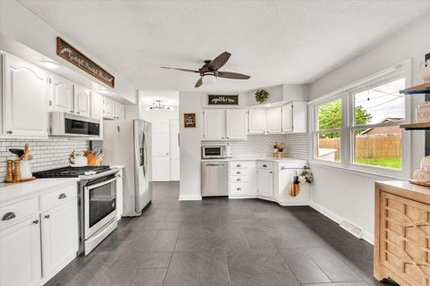 Tiny photo for 4571 Sheridan Street, Davenport, IA 52806 (MLS # 12639401)