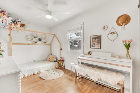 Tiny photo for 4571 Sheridan Street, Davenport, IA 52806 (MLS # 12639401)