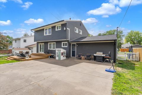 Tiny photo for 4571 Sheridan Street, Davenport, IA 52806 (MLS # 12639401)