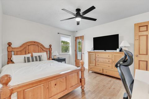 Tiny photo for 4571 Sheridan Street, Davenport, IA 52806 (MLS # 12639401)