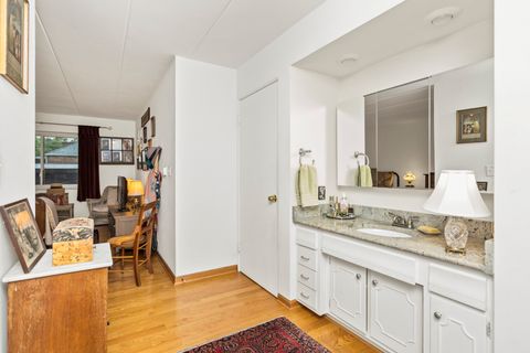 Tiny photo for 224 S OAK PARK Avenue #4B, Oak Park, IL 60302 (MLS # 12564337)