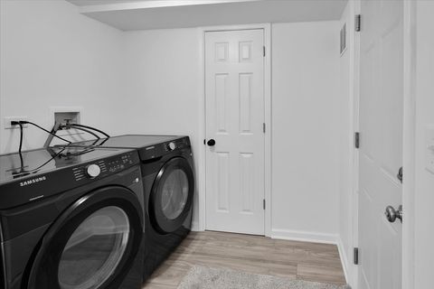 Tiny photo for 984 Four Seasons Boulevard, Aurora, IL 60504 (MLS # 12634781)