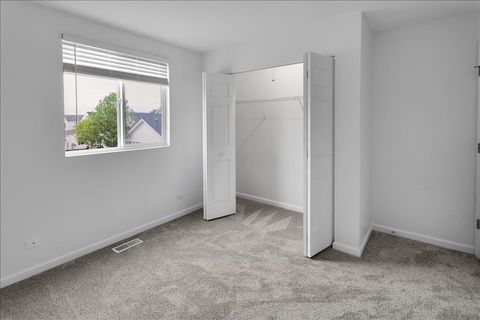 Tiny photo for 984 Four Seasons Boulevard, Aurora, IL 60504 (MLS # 12634781)