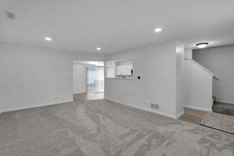 Tiny photo for 984 Four Seasons Boulevard, Aurora, IL 60504 (MLS # 12634781)