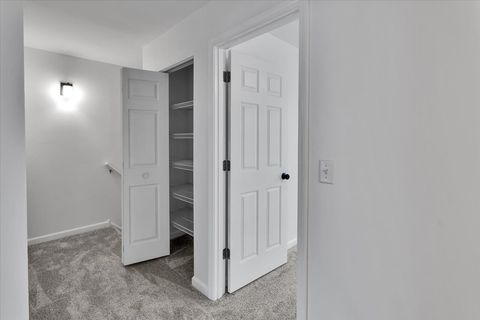 Tiny photo for 984 Four Seasons Boulevard, Aurora, IL 60504 (MLS # 12634781)