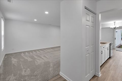 Tiny photo for 984 Four Seasons Boulevard, Aurora, IL 60504 (MLS # 12634781)