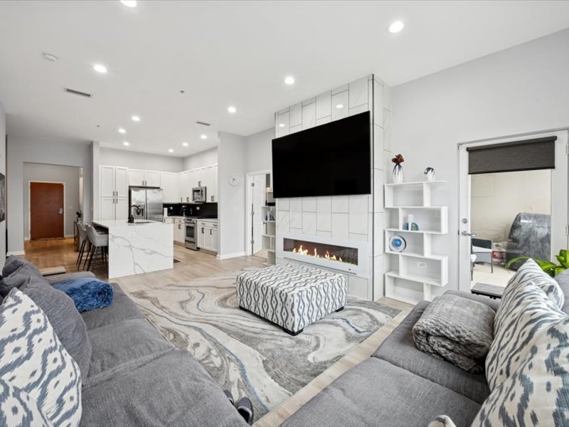 1000 Village Center Drive 405