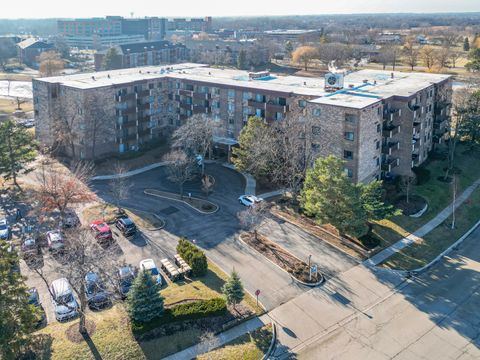 Tiny photo for 700 Wellington Avenue #110, Elk Grove Village, IL 60007 (MLS # 12483650)