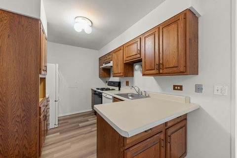 Tiny photo for 700 Wellington Avenue #110, Elk Grove Village, IL 60007 (MLS # 12483650)