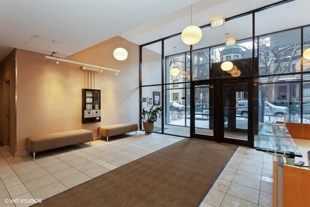 2740 N Pine Grove Avenue 4F