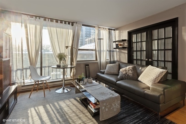 2740 N Pine Grove Avenue 4F