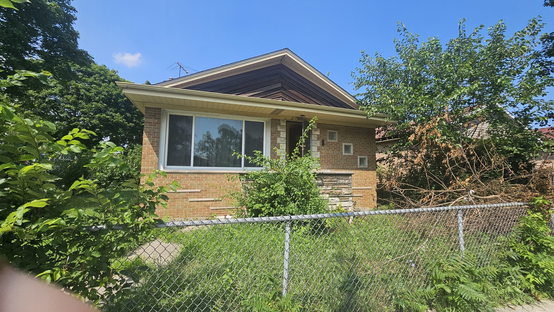 1924 W Marquette Road