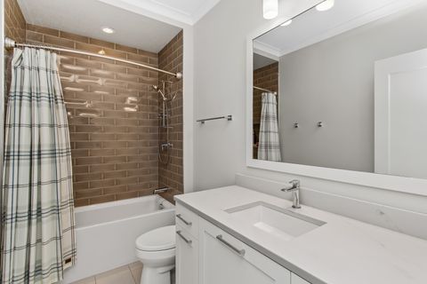 Tiny photo for 647 W Melrose Street #5, Chicago, IL 60657 (MLS # 12480664)