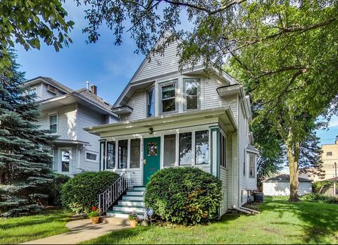 Photo of 804 S Grove Avenue, Oak Park, IL 60304 (MLS # 12662817)