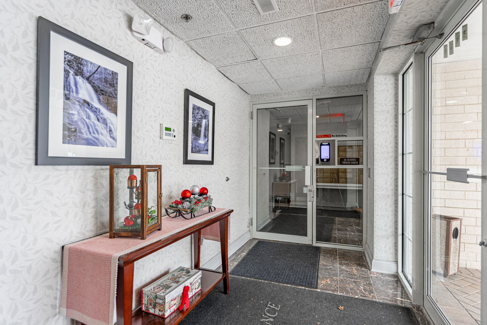 7081 W Touhy Avenue 402