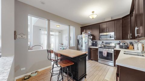 Tiny photo for 966 Mesa Drive, Lake In The Hills, IL 60156 (MLS # 12546427)