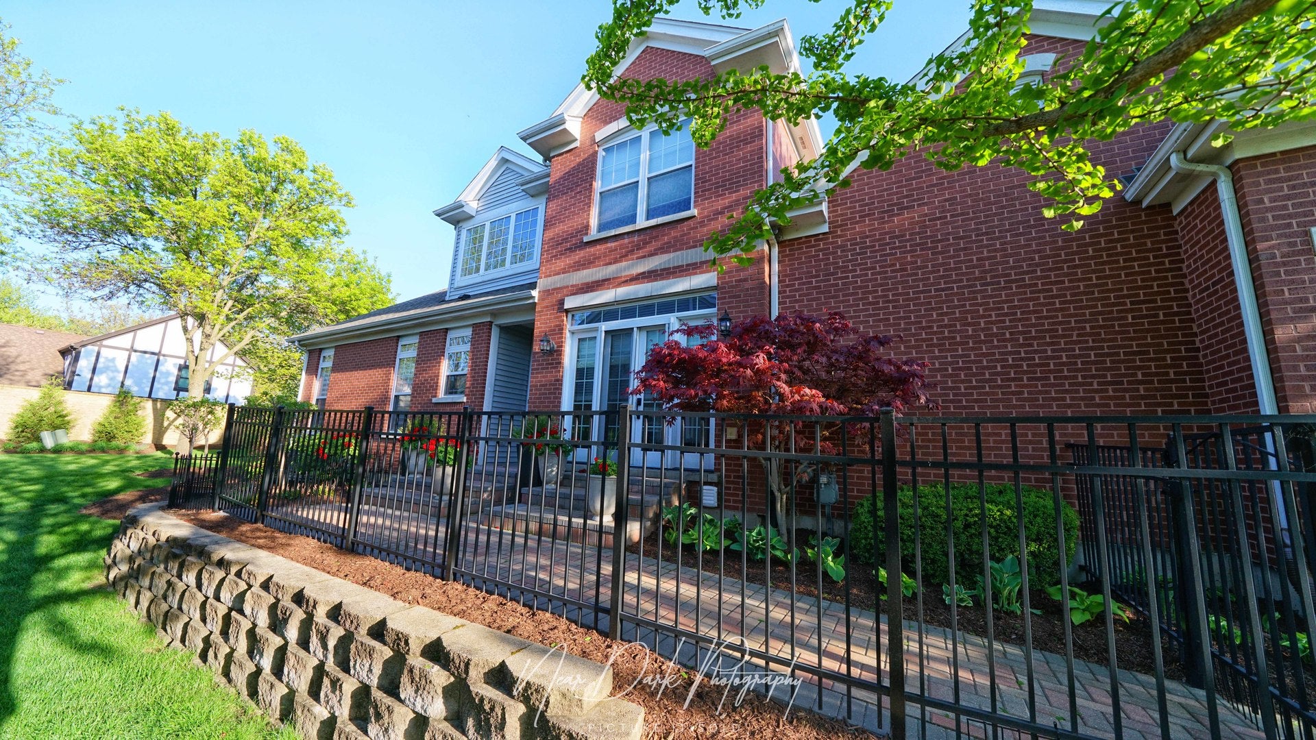 29 Lakebreeze Court