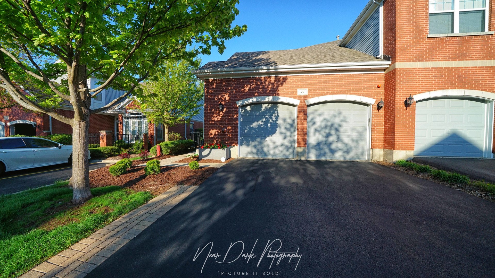 29 Lakebreeze Court