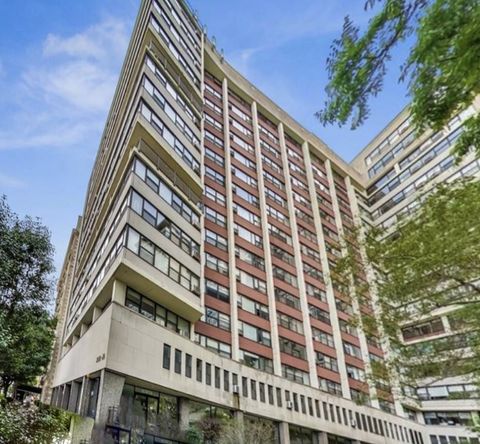 3410 N LAKE SHORE Drive 15E Chicago IL 60657