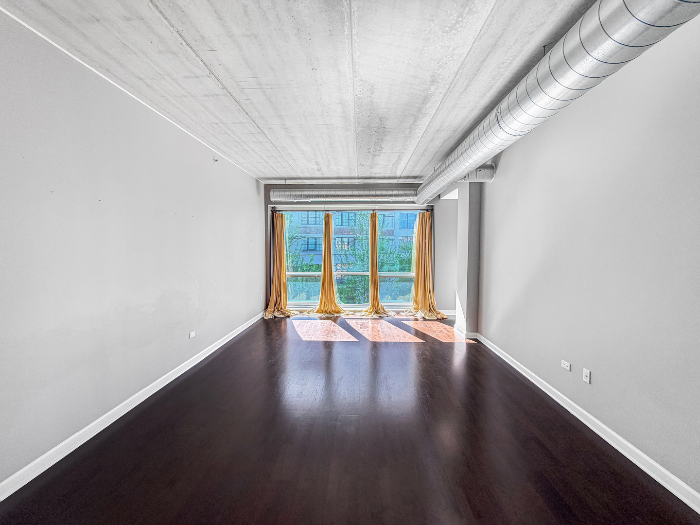 845 N KINGSBURY Street 405