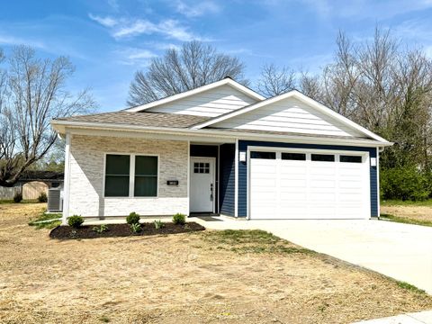 Photo of 1104 N Midway Court, Marion, IL 62959 (MLS # 12597808)
